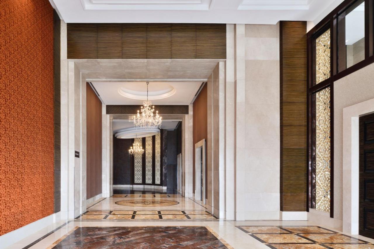 فندق ذا سانت ريجيس مومباي المظهر الخارجي الصورة The lobby of the Ritz-Carlton, DIFC
